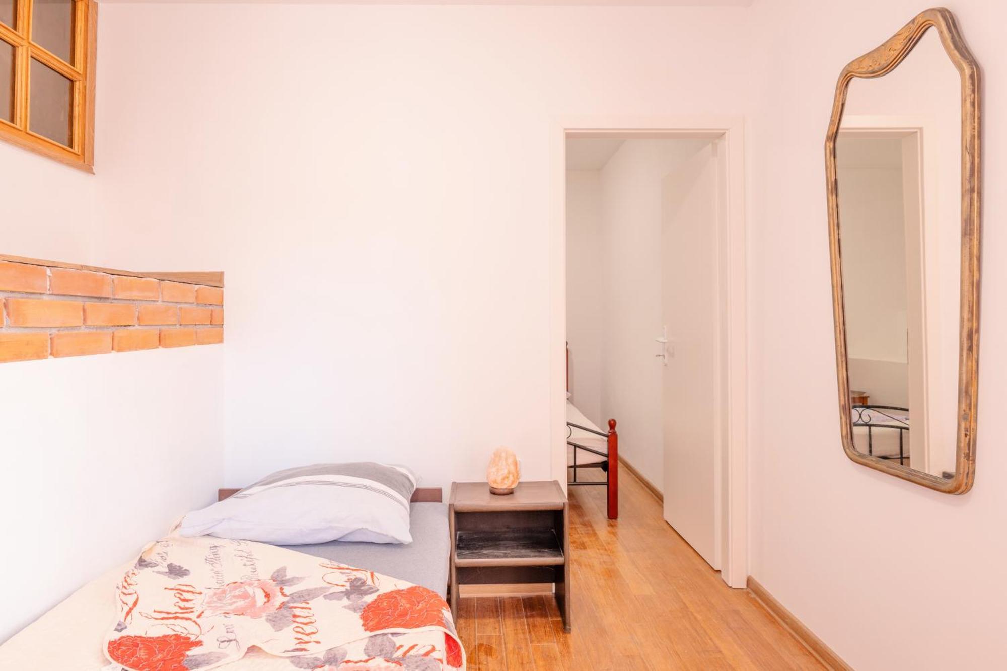 Apartments Ema シベニク エクステリア 写真